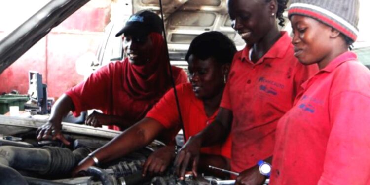 CÔTE D’IVOIRE: Le gouvernement renforce les capacités des artisans mécaniciens