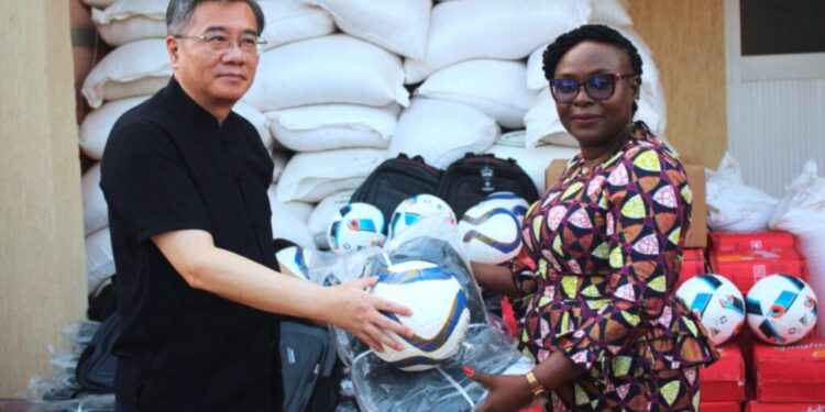 Chao Weidong a lancé les Consultations médicales de solidarité Chine-Togo 2025